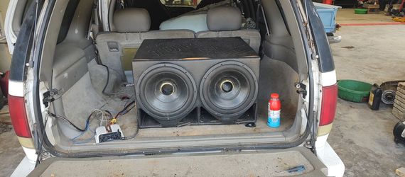 Dual Subwoofer Speaker Box Enclosure