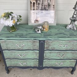 Adorable Dresser In Grey Amd Silver 