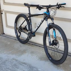 Mountain Bike - Scott Scale 
