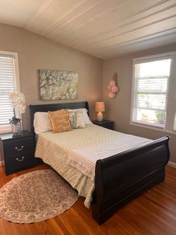 Bedroom Set – Sleigh Bed, Mattress, 2 Nightstands, 2 Dressers (Sandberg Furniture + Ashley Furniture Dresser) – Like New – Priced to Sell Fast