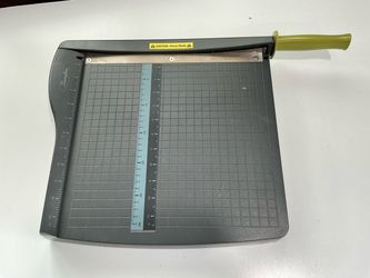 Swingline ClassicCut Lite 12” Paper Trimmer Cutter – Model 9312  ( read the description. )