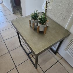 Edn table &coffee table gold w black