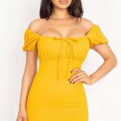 New Women's Dress Available In Size Medium And Large 