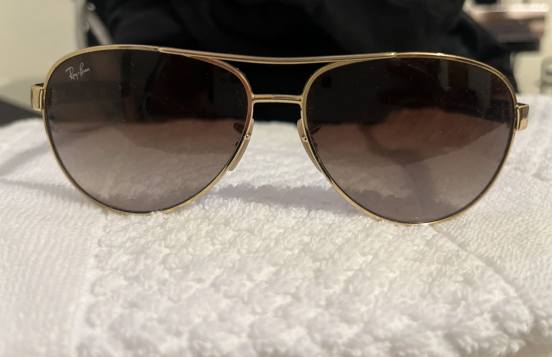 Ray Bans’  Sunglasses