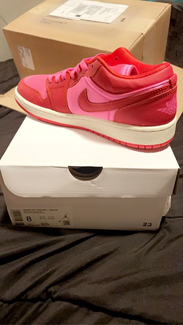 Red && Pink Jordan 1 Low