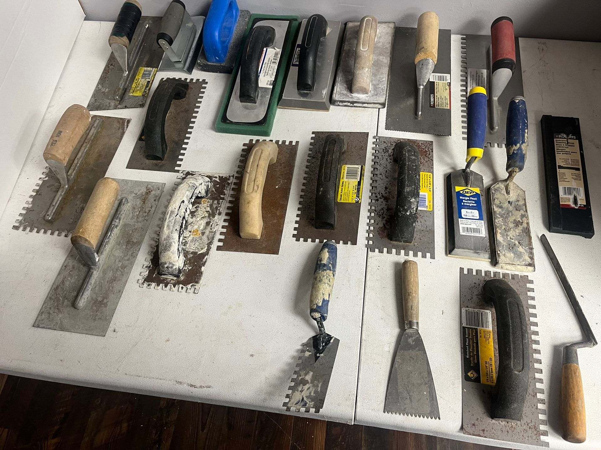Misc Lot Of Trowels For Ceramic-Cement And Drywall