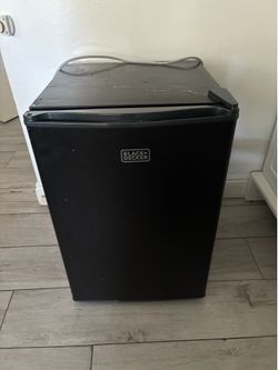 Black and decker mini fridge refrigerator
