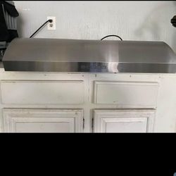 Under cabinet Rangehood 30" ventless 