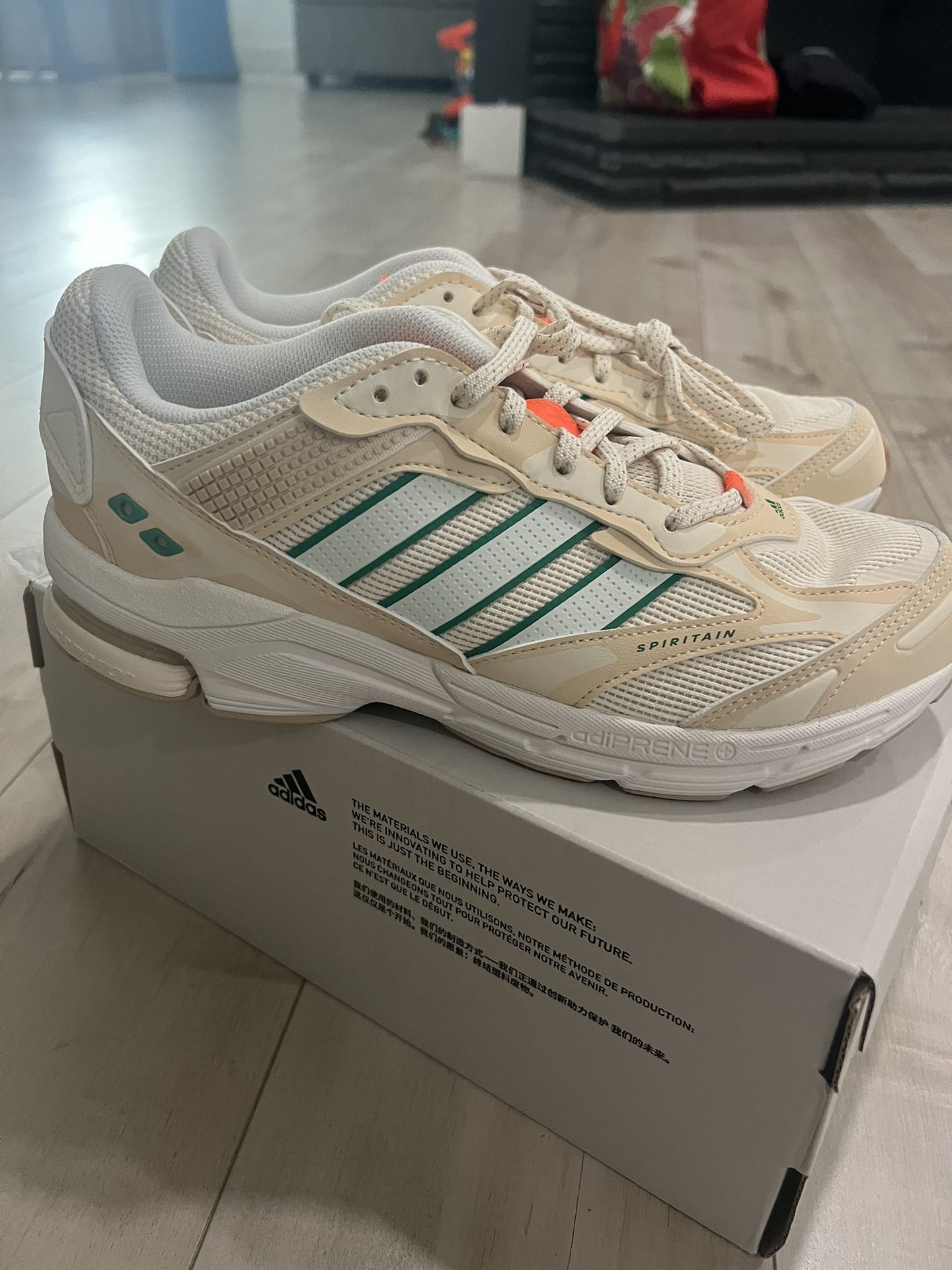 Adidas Spiritain 2000 Super Comfy Brand New Size