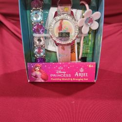 Disney Princess Ariel Girls Flashing LCD Pink

Ombre Silicone Watch, Bracelet and Hair Accessory

3 Piece Set