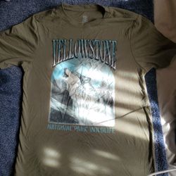 Yellowstone National Park tshirt/XL