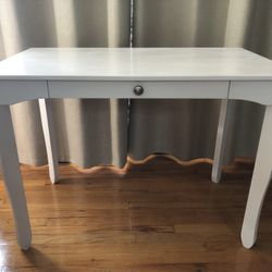 White Painted Wooden Desk With Drawer