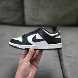 Dunk Low Panda