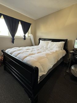 Queen Bed Set