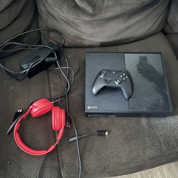 Xbox one with headset