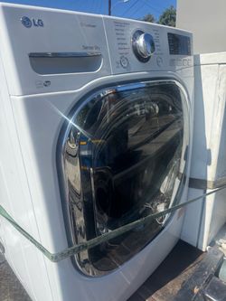 Lg Front Load Washer and Dryer Set Gas