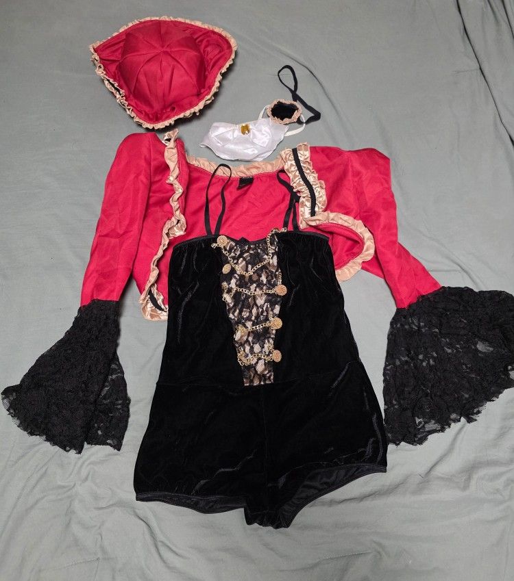 Pirate Costume (Woman)