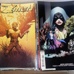 Box of Comics 200+ comic books Marvel DC Modern