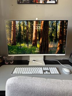 Samsung - 32" M8OD Smart 4K UHD Monitor with Streaming TV, Built In Speakers, USB-C, Ergonomic Stand and SlimFit Camera - Warm White