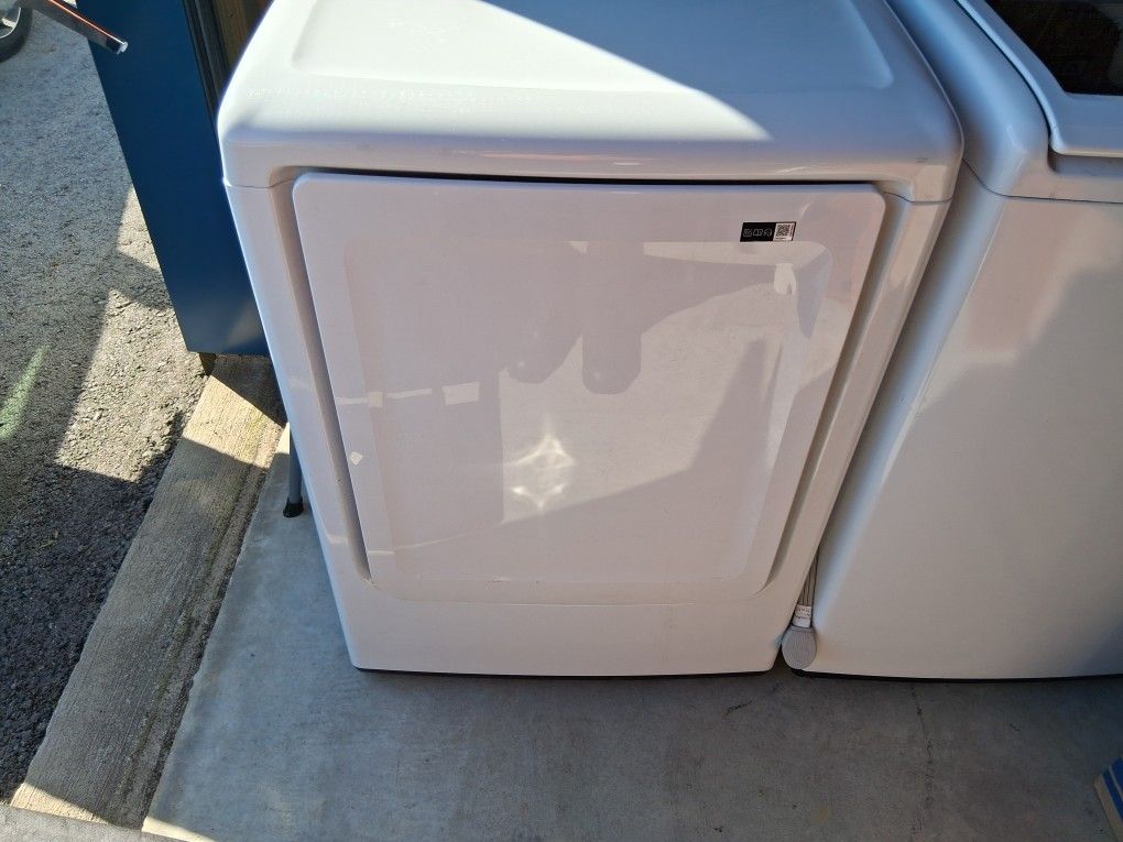 Samsung Washer and Dryer Set White