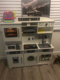 Mini kids kitchen