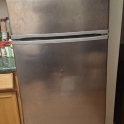 Whirlpool Refrigerator 