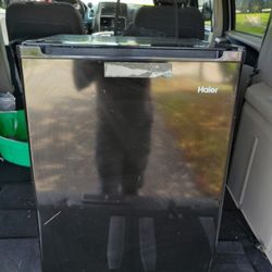 Mini Refrigerator/Freezer 
