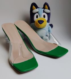 Women's Green Mules

Size US 10.5