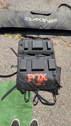 Tail gate pads Fox and Dakine