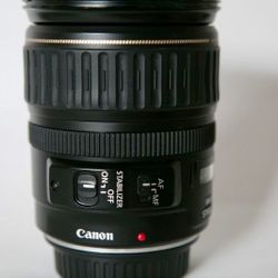 Canon EF 28-135mm f/3.5-5.6 IS USM Zoom Lens - Clean
