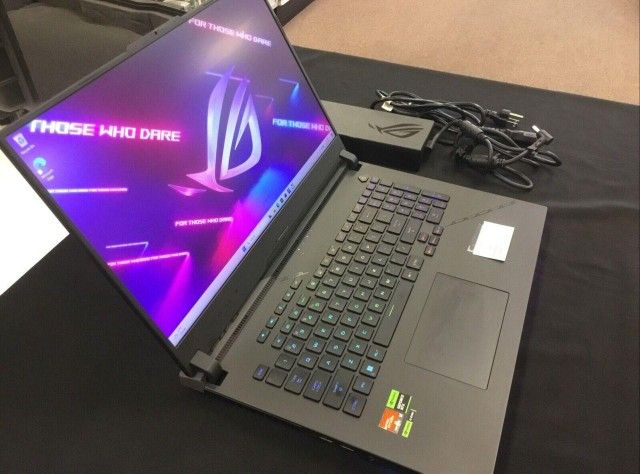 ASUS ROG Strix SCAR 17 G733PY-XS96 (2023) 17.3"  RTX 4090 32GB 1TB Ryzen 97945HX