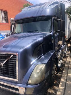 Volvo Tractor Trailer 2005