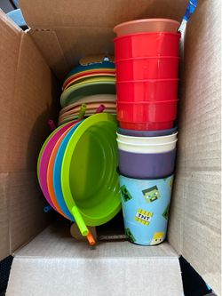 Box of children’s dishes
