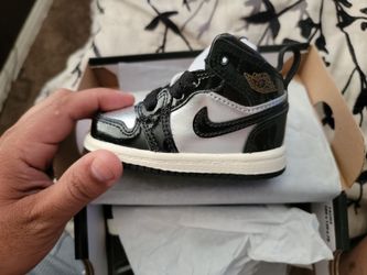 Toddler Jordan 1 Mid SE 4c