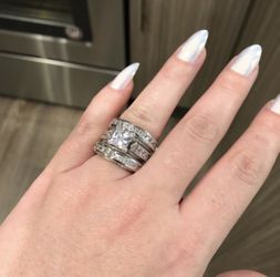 New 18 k white gold wedding ring set engagement ring