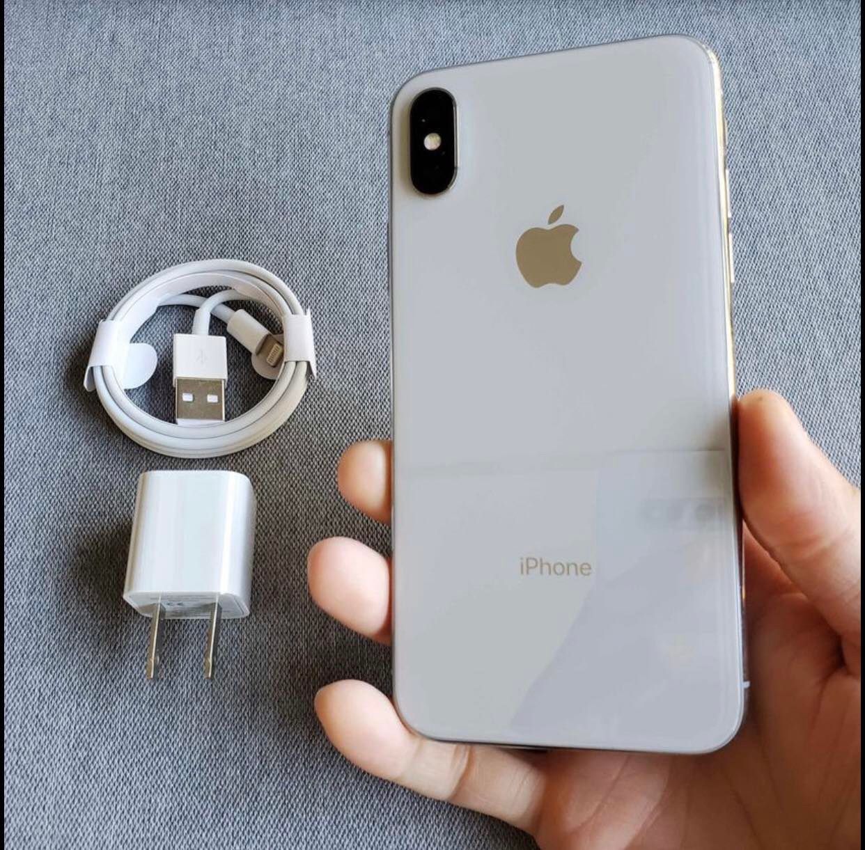 IPHONE X 64GB SILVER UNLOCKED