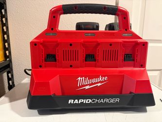 Milwaukee M18 6-Bay Rapid Charger