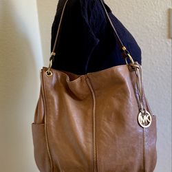 Shoulder tote bag
