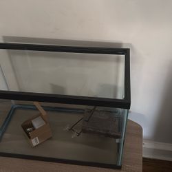 2 Tanks Need To Go Just A Little Cleaning No Cracks Good Shape A Few Lamps And Bulbs 