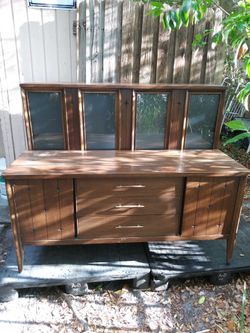 Peck & Hills Fine Furniture Mid Century dresser witch Hutch