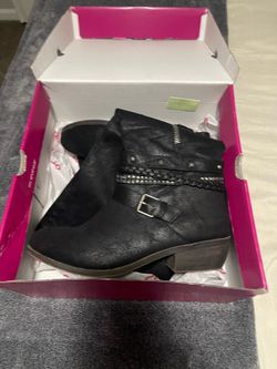 Black Boots with Buckle and Zipper