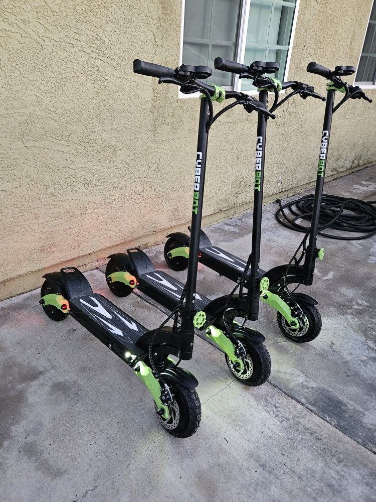 BRAND NEW Dual Motor Electric Scooter, Cyberbot Mini 1000watts, Electric Scooters, Electric Bikes, Mini Bikes, Go Karts, Hover Boards