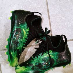 Mens Under Armour Size 9.5 Football Cleats
