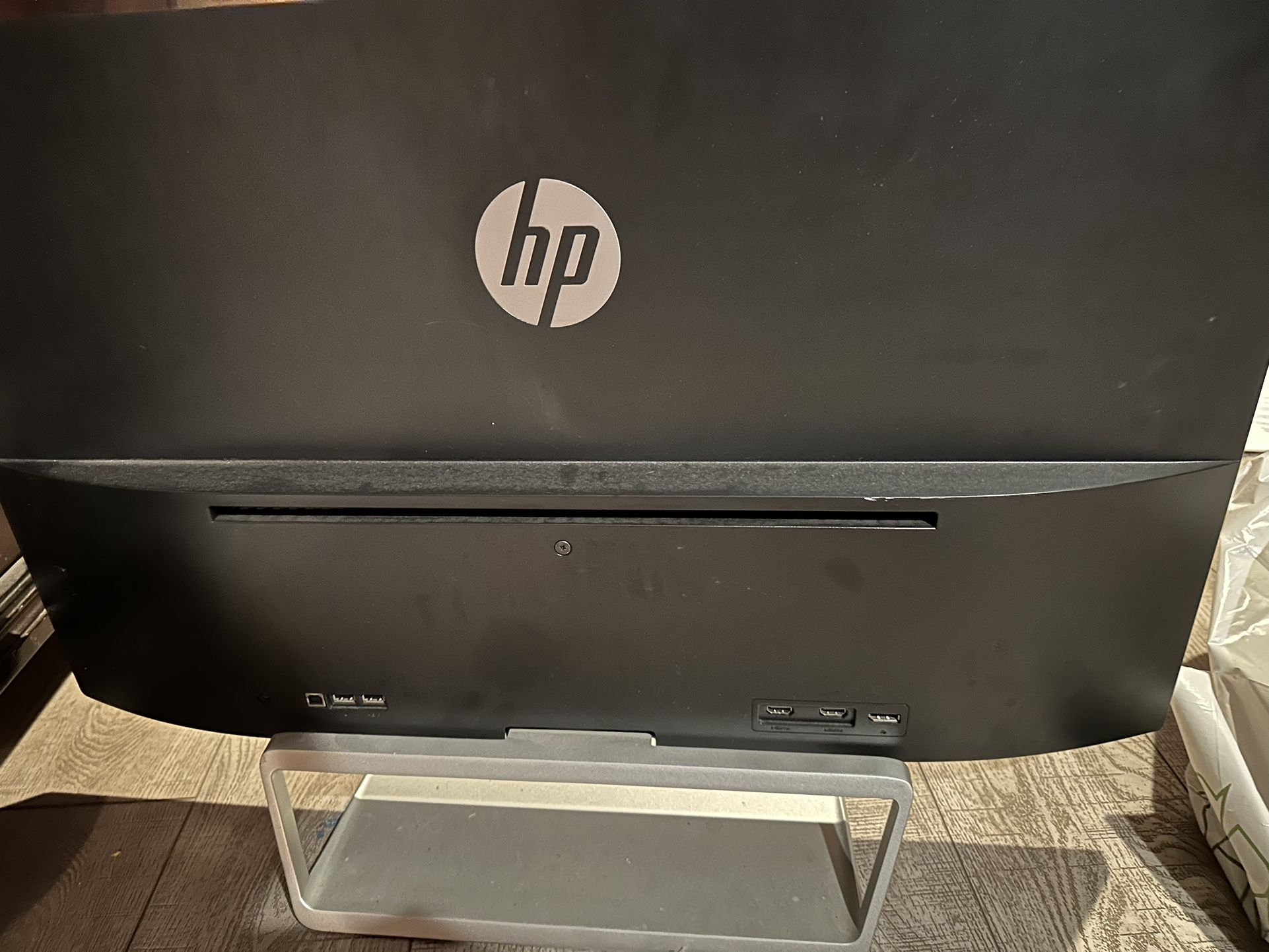 HP Pavillion 32q 32 Inch Monitor