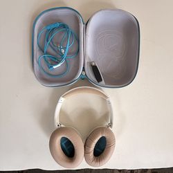 White And Blue Bose Noise Cancelling Headphones