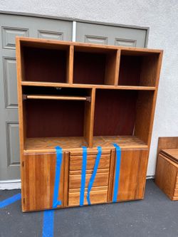 **Curb Alert** TV cabinet/bookshelf
