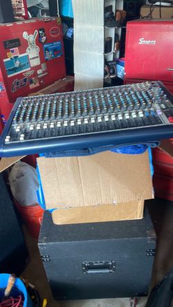Soundcraft mixer 20 channels