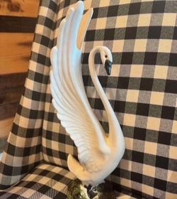 Beautiful Vintage Swan 🦢 