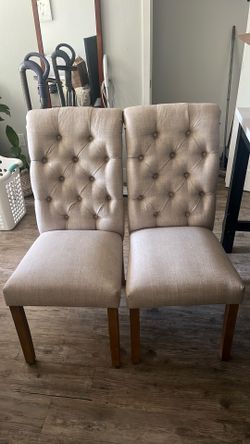 Practically brand new dining chairs
