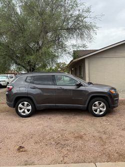 2017 Jeep Compass Latitude, silver